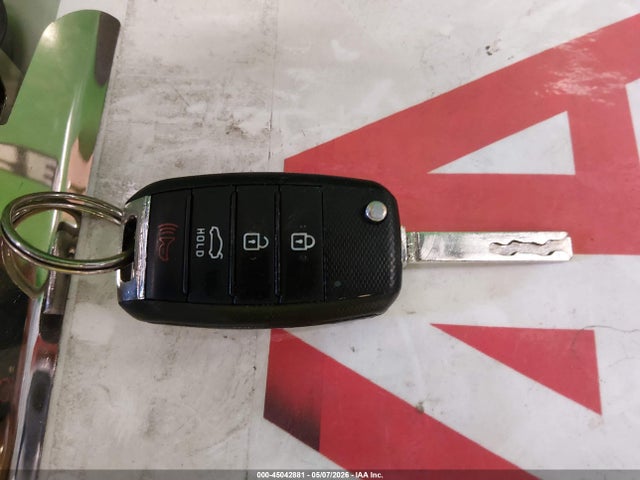 KIA Optima Lx 2018 5XXGT4L35JG235089 Image 11