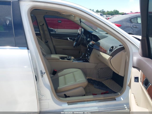 45042926 :رقم المزاد ، WDDGF4HB8EA911808 vin ، 2014 Mercedes-benz C 250 Sport مزاد بيع
