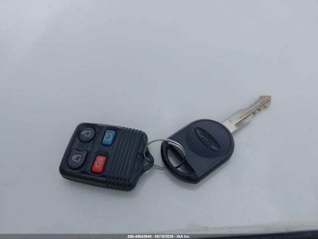 45042940 :رقم المزاد ، 1FAHP35N09W183842 vin ، 2009 Ford Focus Se مزاد بيع