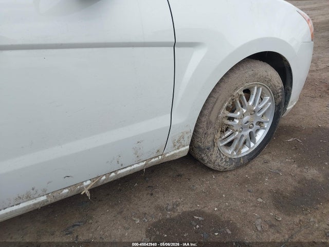 45042940 :رقم المزاد ، 1FAHP35N09W183842 vin ، 2009 Ford Focus Se مزاد بيع