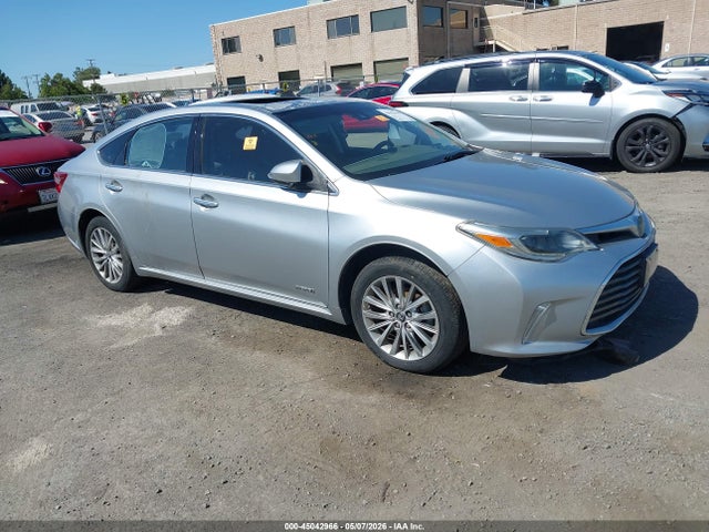 45042966 :رقم المزاد ، 4T1BD1EB0JU059729 vin ، 2018 Toyota Avalon Hybrid Limited مزاد بيع