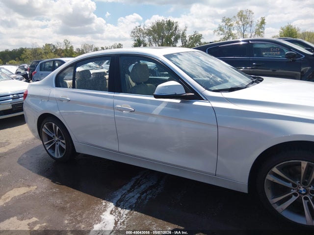 2017 Bmw 330i Xdrive მანქანა იყიდება აუქციონზე, vin: WBA8D9G50HNU61174, აუქციონის ნომერი: 45043058