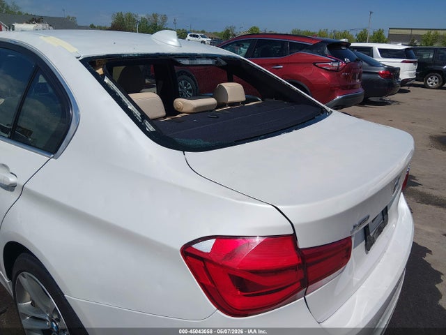 2017 Bmw 330i Xdrive მანქანა იყიდება აუქციონზე, vin: WBA8D9G50HNU61174, აუქციონის ნომერი: 45043058