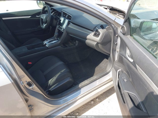 45043093 :رقم المزاد ، 19XFC2F83HE026010 vin ، 2017 Honda Civic Ex مزاد بيع