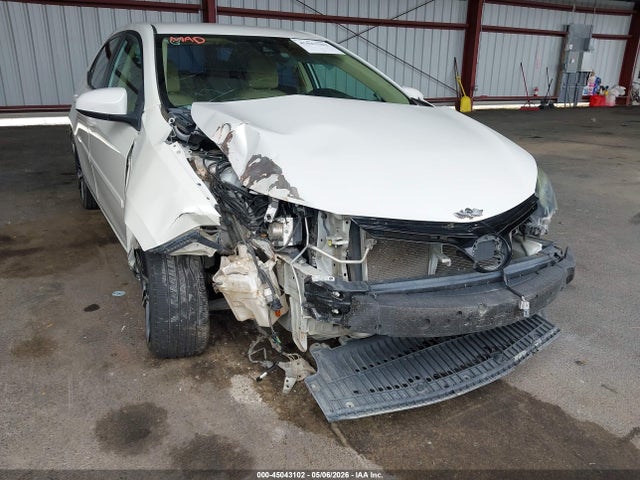 45043102 :رقم المزاد ، 5YFBURHE2HP728535 vin ، 2017 Toyota Corolla Le مزاد بيع