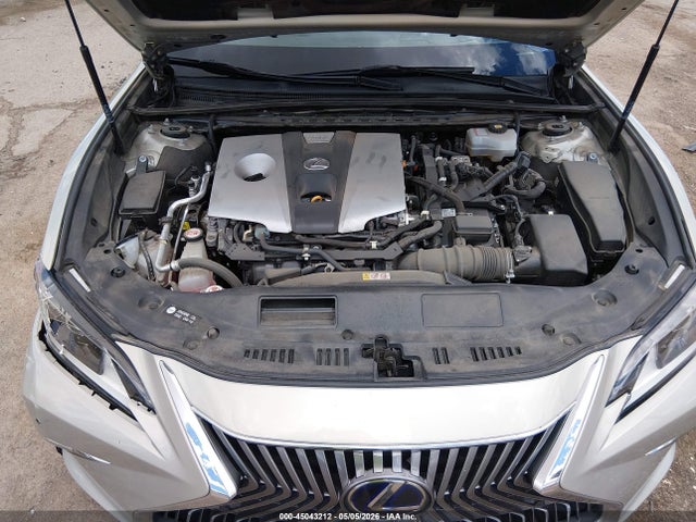 58ADA1C15MU009336 Lexus ES 300H