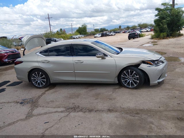 58ADA1C15MU009336 Lexus ES 300H