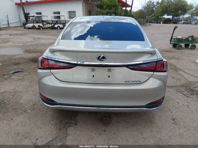 58ADA1C15MU009336 Lexus ES 300H