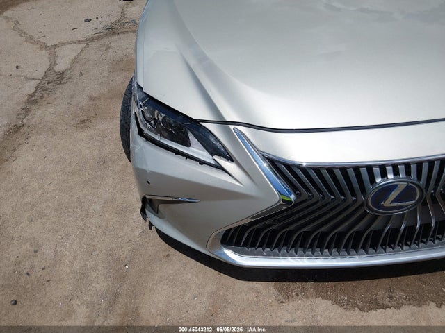 58ADA1C15MU009336 Lexus ES 300H