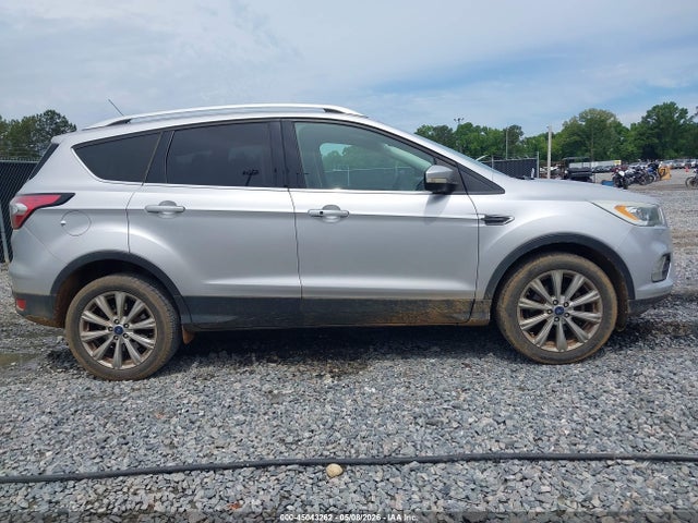 45043262 :رقم المزاد ، 1FMCU0JD9HUA02381 vin ، 2017 Ford Escape Titanium مزاد بيع