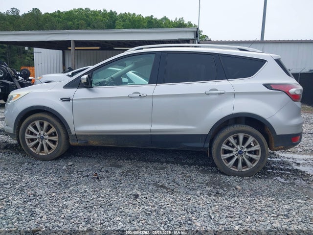 45043262 :رقم المزاد ، 1FMCU0JD9HUA02381 vin ، 2017 Ford Escape Titanium مزاد بيع