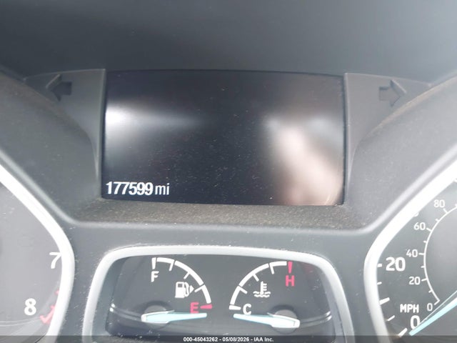 45043262 :رقم المزاد ، 1FMCU0JD9HUA02381 vin ، 2017 Ford Escape Titanium مزاد بيع