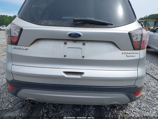 45043262 :رقم المزاد ، 1FMCU0JD9HUA02381 vin ، 2017 Ford Escape Titanium مزاد بيع