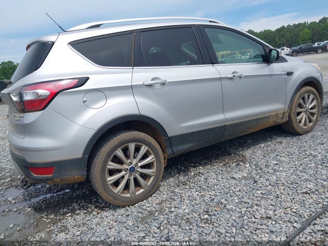 45043262 :رقم المزاد ، 1FMCU0JD9HUA02381 vin ، 2017 Ford Escape Titanium مزاد بيع
