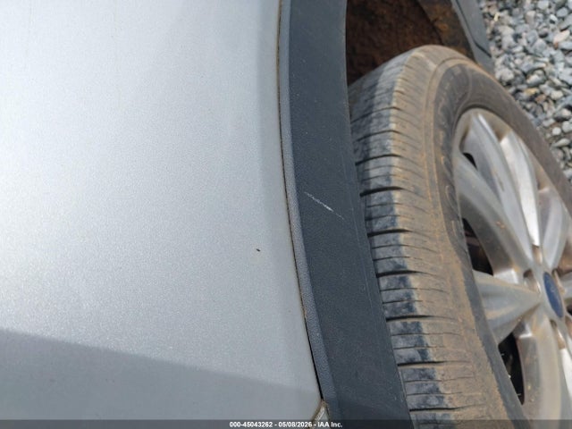 45043262 :رقم المزاد ، 1FMCU0JD9HUA02381 vin ، 2017 Ford Escape Titanium مزاد بيع