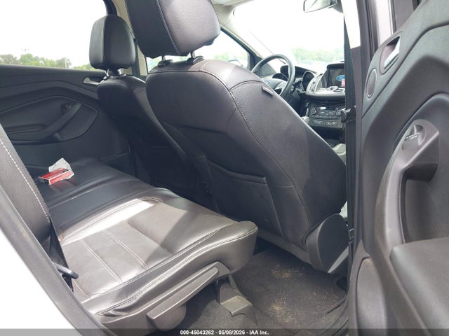 45043262 :رقم المزاد ، 1FMCU0JD9HUA02381 vin ، 2017 Ford Escape Titanium مزاد بيع