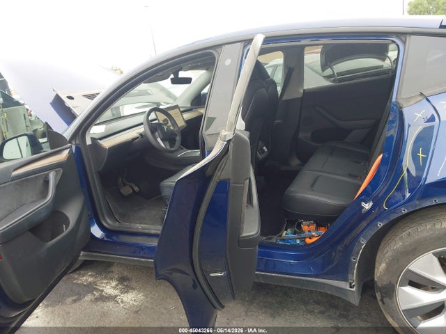 Продажа на аукционе авто 2023 Tesla Model Y Awd/long Range Dual Motor All-wheel Drive, vin: 7SAYGDEE6PA041108, номер лота: 45043266