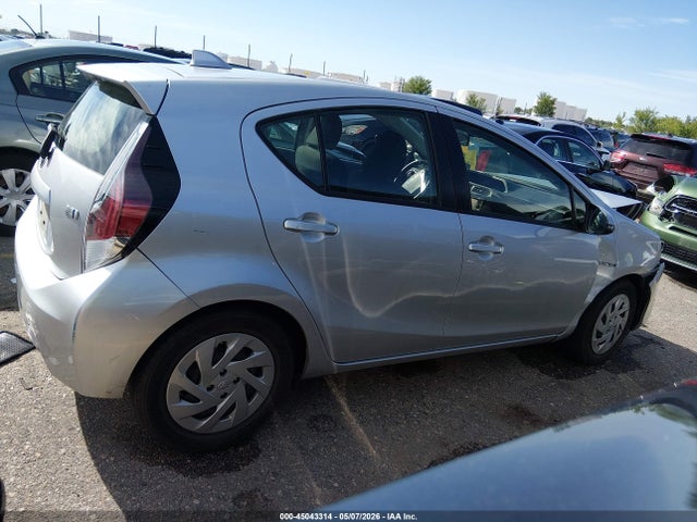 Toyota Prius C Two 2016 JTDKDTB37G1119075 Image 13