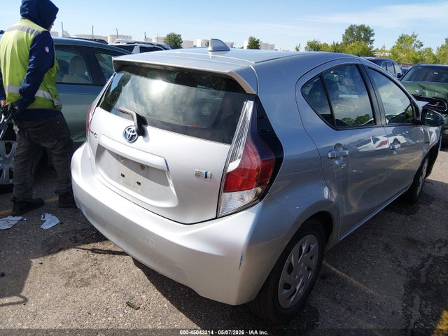 Toyota Prius C Two 2016 JTDKDTB37G1119075 Image 4
