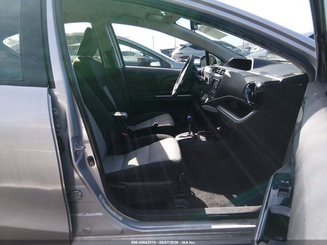 Toyota Prius C Two 2016 JTDKDTB37G1119075 Image 5