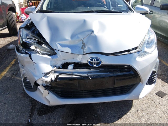 Toyota Prius C Two 2016 JTDKDTB37G1119075 Image 6