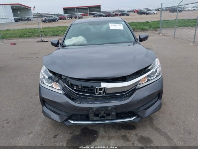 45043329 :رقم المزاد ، 1HGCR2F32HA113326 vin ، 2017 Honda Accord Lx مزاد بيع