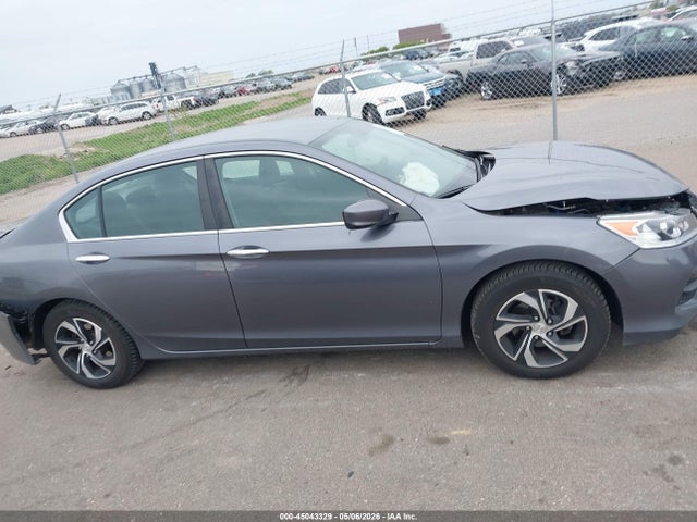 45043329 :رقم المزاد ، 1HGCR2F32HA113326 vin ، 2017 Honda Accord Lx مزاد بيع