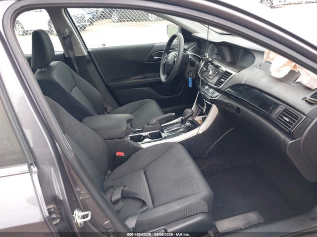 45043329 :رقم المزاد ، 1HGCR2F32HA113326 vin ، 2017 Honda Accord Lx مزاد بيع