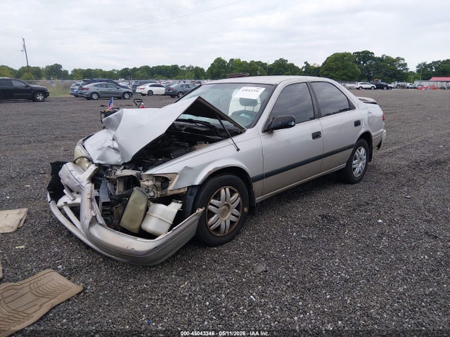 45043346 :رقم المزاد ، 4T1BF22K11U117268 vin ، 2001 Toyota Camry Le V6 مزاد بيع
