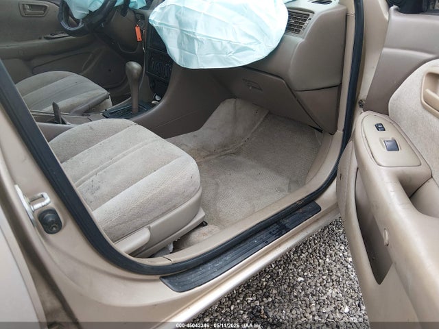 45043346 :رقم المزاد ، 4T1BF22K11U117268 vin ، 2001 Toyota Camry Le V6 مزاد بيع