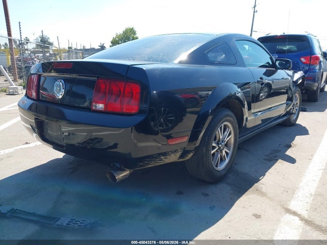 2005 Ford Mustang V6 Deluxe/v6 Premium მანქანა იყიდება აუქციონზე, vin: 1ZVFT80N155168555, აუქციონის ნომერი: 45043376
