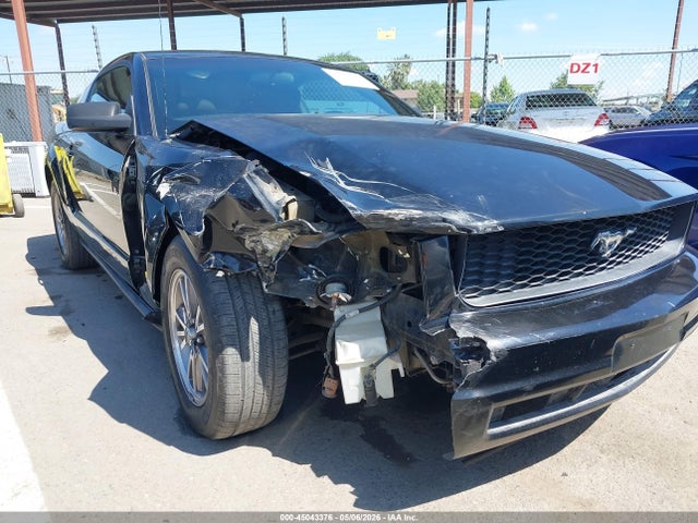 2005 Ford Mustang V6 Deluxe/v6 Premium მანქანა იყიდება აუქციონზე, vin: 1ZVFT80N155168555, აუქციონის ნომერი: 45043376