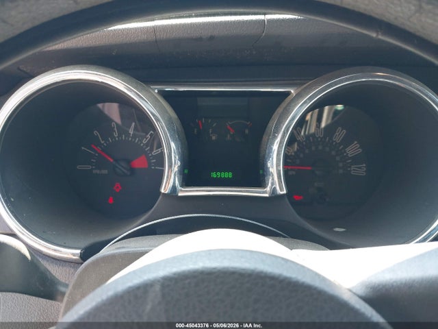 2005 Ford Mustang V6 Deluxe/v6 Premium მანქანა იყიდება აუქციონზე, vin: 1ZVFT80N155168555, აუქციონის ნომერი: 45043376