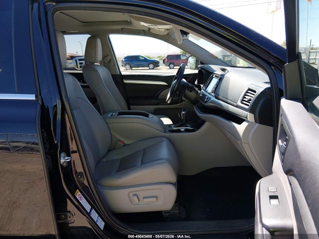 Aukcja sprzedaży 2017 Toyota Highlander Xle, vin: 5TDJZRFH2HS511732, numer aukcji: 45043408