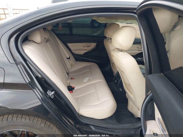 BMW 320i 2016 WBA8E1G54GNT33856 Image 8