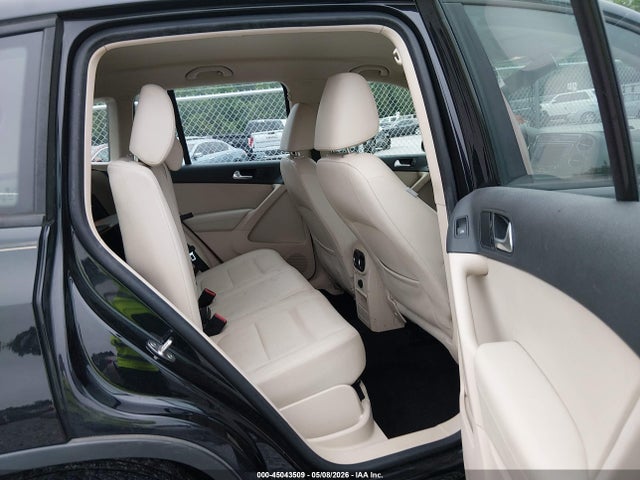 45043509 :رقم المزاد ، WVGAV7AX0HK030069 vin ، 2017 Volkswagen Tiguan 2.0t/2.0t S مزاد بيع