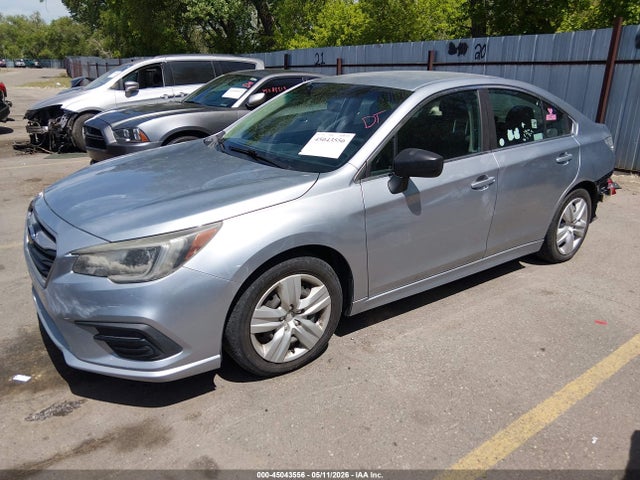 Subaru Legacy 2.5i 2018 4S3BNAA66J3045415 Image 2