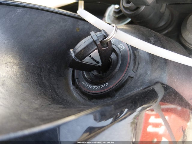 JKAZR2B14KA027370 Kawasaki ZR900