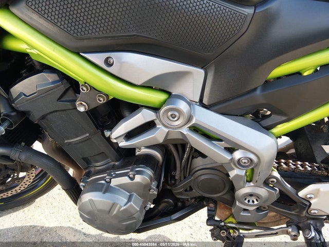 JKAZR2B14KA027370 Kawasaki ZR900