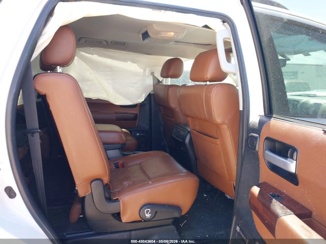 Продаж на аукціоні авто 2016 Toyota Sequoia Platinum 5.7l V8, vin: 5TDYY5G18GS066469, номер лоту: 45043604