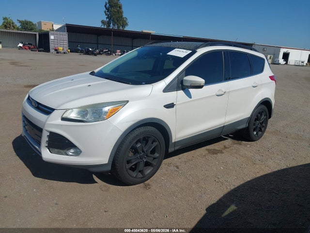 Ford Escape Titanium 2016 1FMCU0J9XGUC27970 Image 2