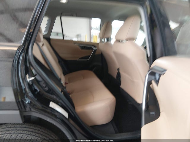 2T3F1RFV1RW444625 Toyota RAV4 LE