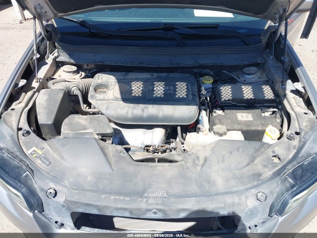 45043682 :رقم المزاد ، 1C4PJMLB7KD226922 vin ، 2019 Jeep Cherokee Latitude Plus 4x4 مزاد بيع