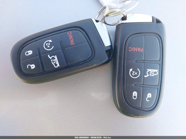 45043682 :رقم المزاد ، 1C4PJMLB7KD226922 vin ، 2019 Jeep Cherokee Latitude Plus 4x4 مزاد بيع