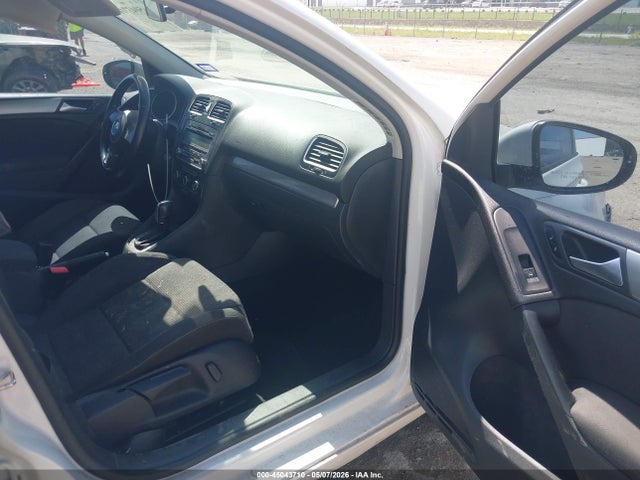 2013 Volkswagen Golf 2.5l 4-door მანქანა იყიდება აუქციონზე, vin: WVWDB7AJ5DW140298, აუქციონის ნომერი: 45043710