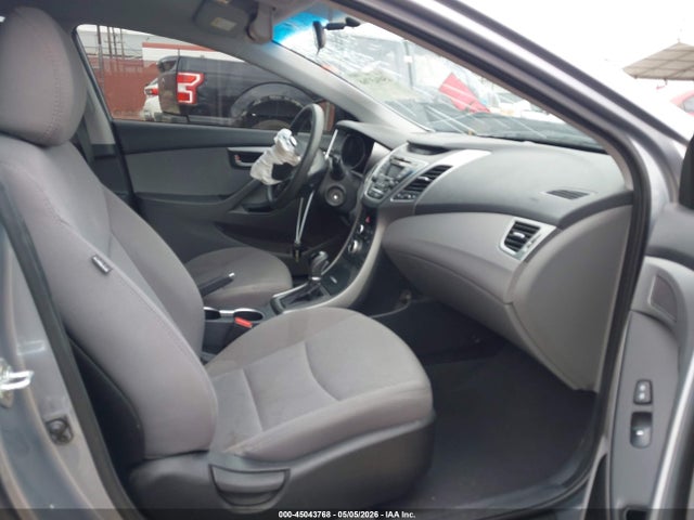 Продажа на аукционе авто 2016 Hyundai Elantra Se, vin: 5NPDH4AE8GH735415, номер лота: 45043768
