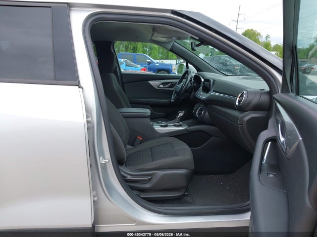45043779 :رقم المزاد ، 3GNKBGRS2KS582590 vin ، 2019 Chevrolet Blazer مزاد بيع