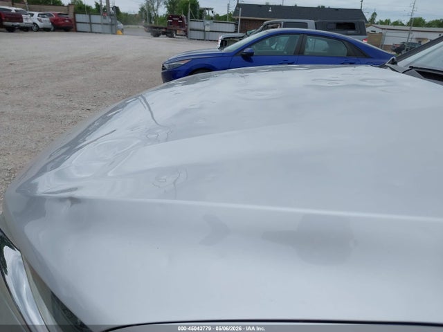 45043779 :رقم المزاد ، 3GNKBGRS2KS582590 vin ، 2019 Chevrolet Blazer مزاد بيع
