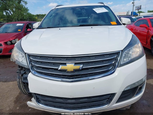 45043788 :رقم المزاد ، 1GNKRHKD9FJ273106 vin ، 2015 Chevrolet Traverse 2lt مزاد بيع