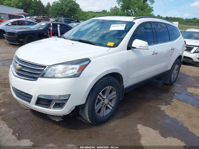 45043788 :رقم المزاد ، 1GNKRHKD9FJ273106 vin ، 2015 Chevrolet Traverse 2lt مزاد بيع